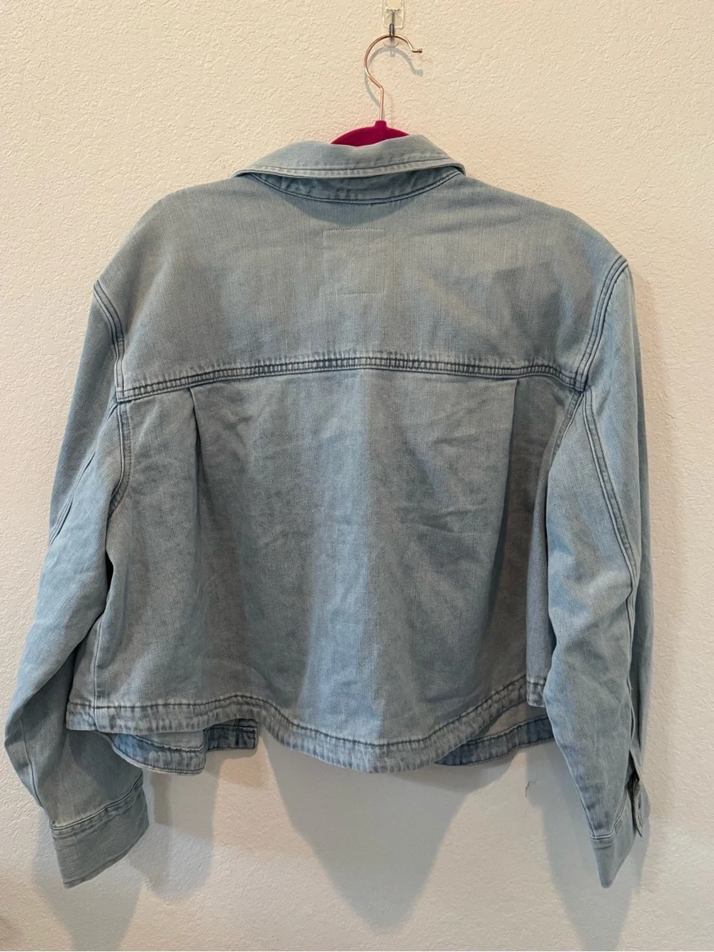 NWT Aerie Cropped Buttondown Shirt Light Wash Cropped Denim Jacket - Light Blue - Picture 7 of 10